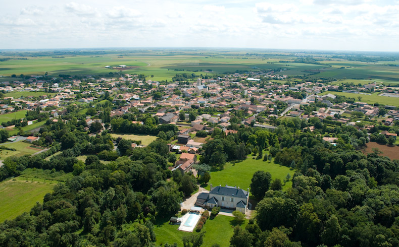 vue-aerienne-chateau-ste-gemme