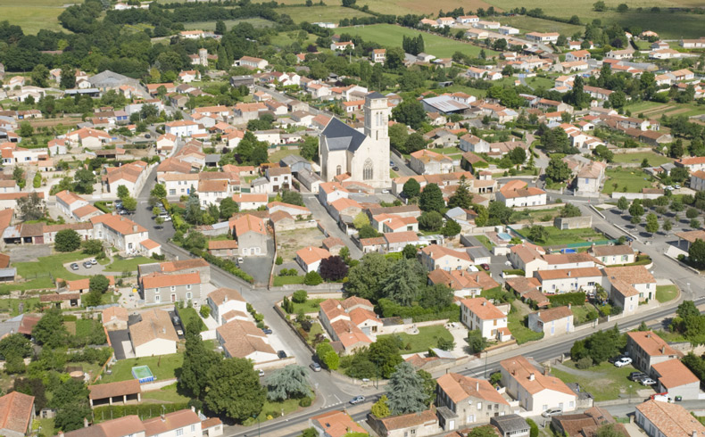 vue-aerienne-eglise-ste-gemme-la-plaine